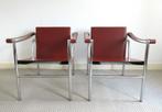 2 x LC 1| Design: Le Corbusier | tuigleder | Cassina, Nieuw, Metaal, Twee, Bruin