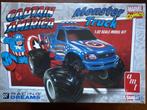 AMT 1/32 Captain America Monster Truck 857-12, Overige merken, 1:32 tot 1:50, Nieuw, Ophalen of Verzenden