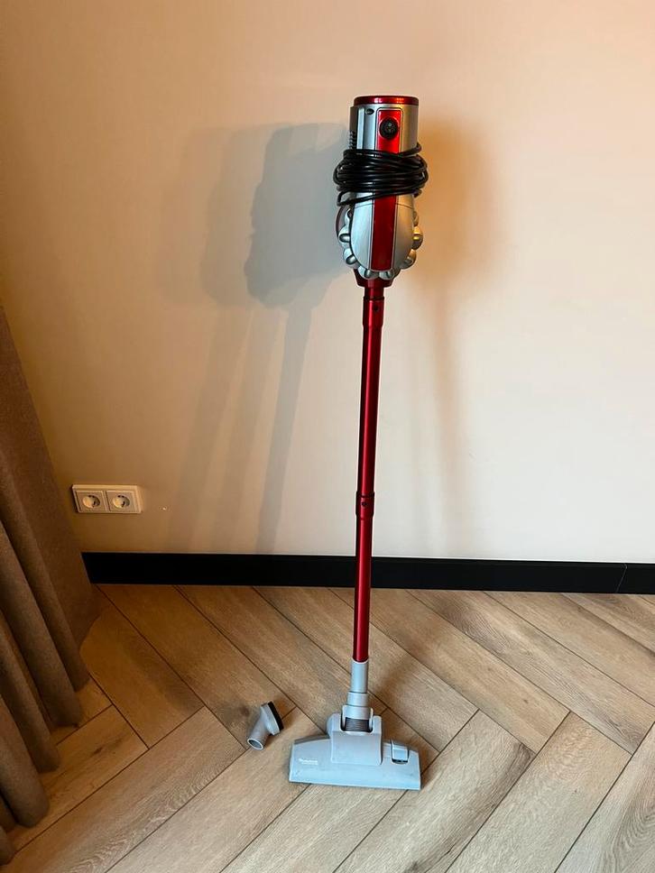 Compacte stofzuiger - ideaal voor camping!, Witgoed en Apparatuur, Stofzuigers, Gebruikt, Stofzuiger, Minder dan 1200 watt, Reservoir