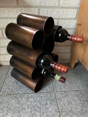 Industrieel Metalen Wijnrek beschikbaar voor biedingen