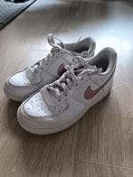 Nike Sneakers Maat 32 Wit, Meisje, Sportschoenen, Ophalen of Verzenden, Zo goed als nieuw