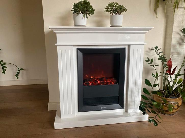 Elektrische sfeerhaard met witte schouw, Huis en Inrichting, Kachels, Zo goed als nieuw, Vrijstaand, Overige soorten, Elektrisch