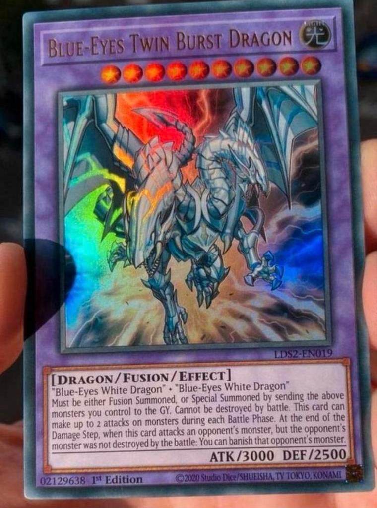 Yu-Gi-Oh! Blue Eyes Twin Burst Dragon LDS2 1st Mint !, Ophalen of Verzenden, Zo goed als nieuw, Losse kaart, Foil