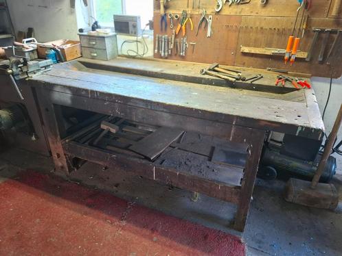 Oude werkbank, Doe-het-zelf en Verbouw, Werkbanken, Gebruikt, 170 cm of meer, Bankschroef, Ophalen