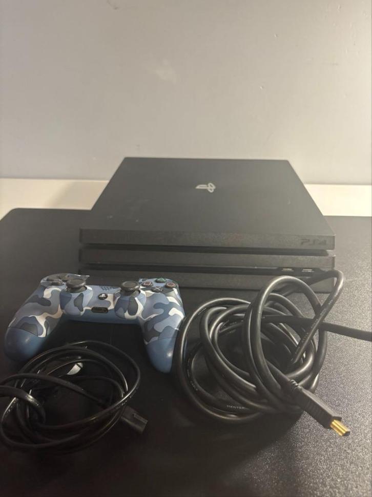 Playstation 4 pro, Spelcomputers en Games, Spelcomputers | Sony PlayStation 4, Zo goed als nieuw, Pro, 500 GB, Met 2 controllers