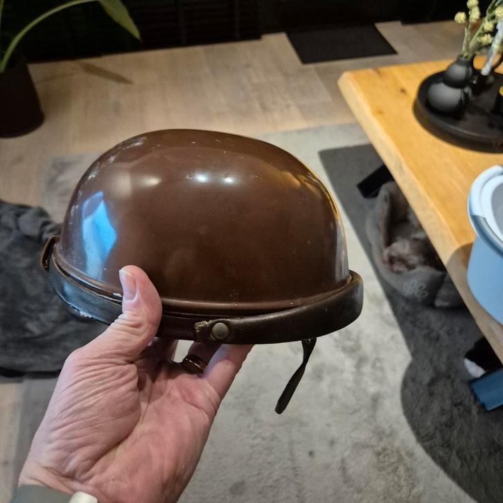 Antieke Dames Helm Bruin met Leer, Fietsen en Brommers, Brommerhelmen, Gebruikt, Medium, Ophalen