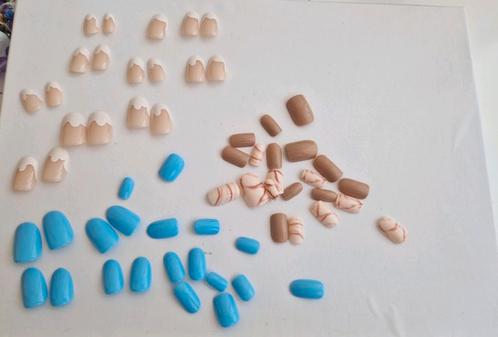 3 Set Nagels Met 5 Stuks Lijm!, Sieraden, Tassen en Uiterlijk, Beautycases, Gebruikt, Softcase, Wit, Met spiegeltje(s), Ophalen of Verzenden