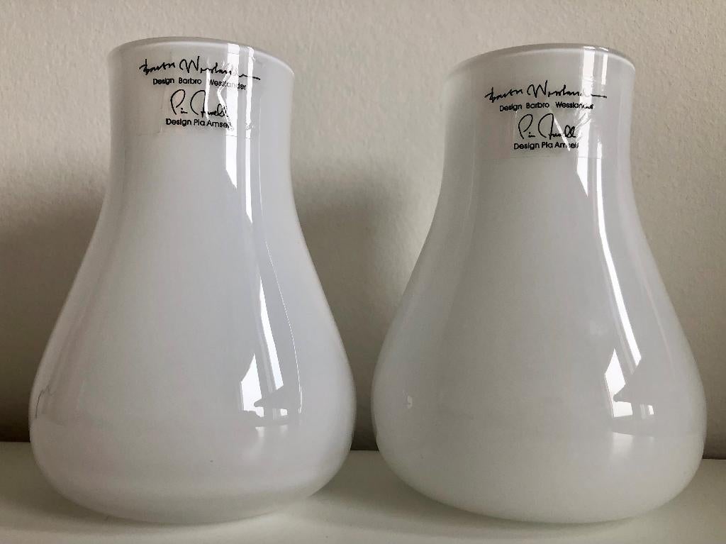 Twee vaasjes Pia Amsell en Barbro Wesslander design IKEA, Wit, Ophalen of Verzenden, Minder dan 50 cm, Glas