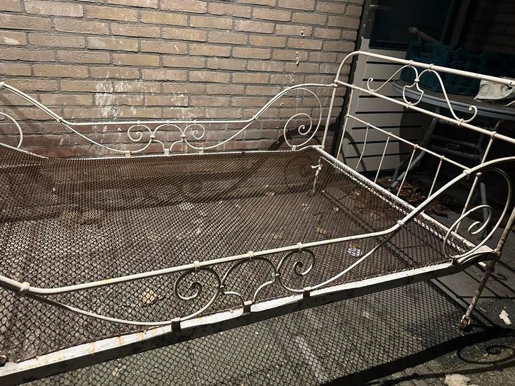 Antiek twijfelaar ledikant - Opknapper, Huis en Inrichting, Slaapkamer | Bedden, Gebruikt, Twijfelaar, 120 cm, 200 cm, Metaal