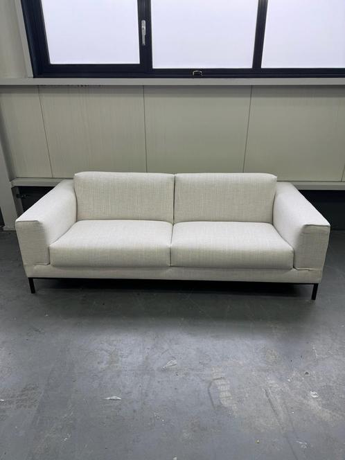 Refurbished Design on Stock Aikon 3-zits | Aikon 3-zits, Huis en Inrichting, Banken | Bankstellen, Zo goed als nieuw, Rechte bank