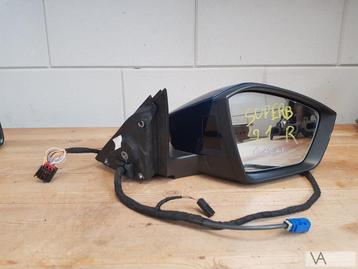 Skoda Superb 2015 - 2022 spiegel rechts met camera 16dr €250 beschikbaar voor biedingen