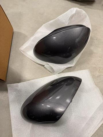Originele nieuwe spiegelkappen voor Alfa Romeo Giulia  beschikbaar voor biedingen