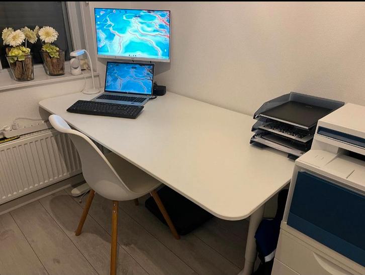 Ikea Bekant bureau wit 160 x 80 cm. In hoogte verstelbaar., Huis en Inrichting, Bureaus, Zo goed als nieuw, Bureau, In hoogte verstelbaar