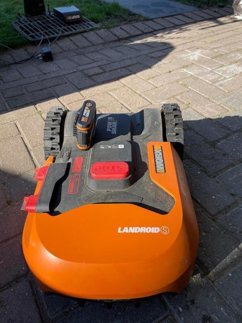 Worx Landroid S300 WR130E robotmaaier, Tuin en Terras, Robotmaaiers, Gebruikt, Minder dan 20 cm, Met regensensor, Bestuurbaar via app