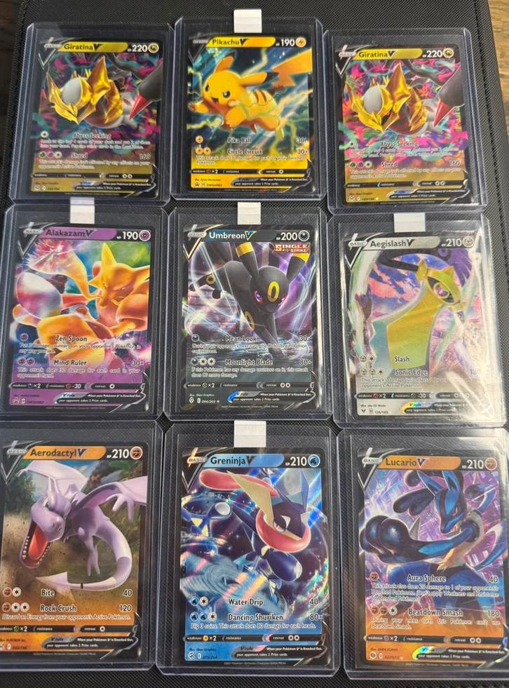 Pokémon V kaarten (28 stuks), Hobby en Vrije tijd, Verzamelkaartspellen | Pokémon, Zo goed als nieuw, Meerdere kaarten, Foil, Ophalen of Verzenden