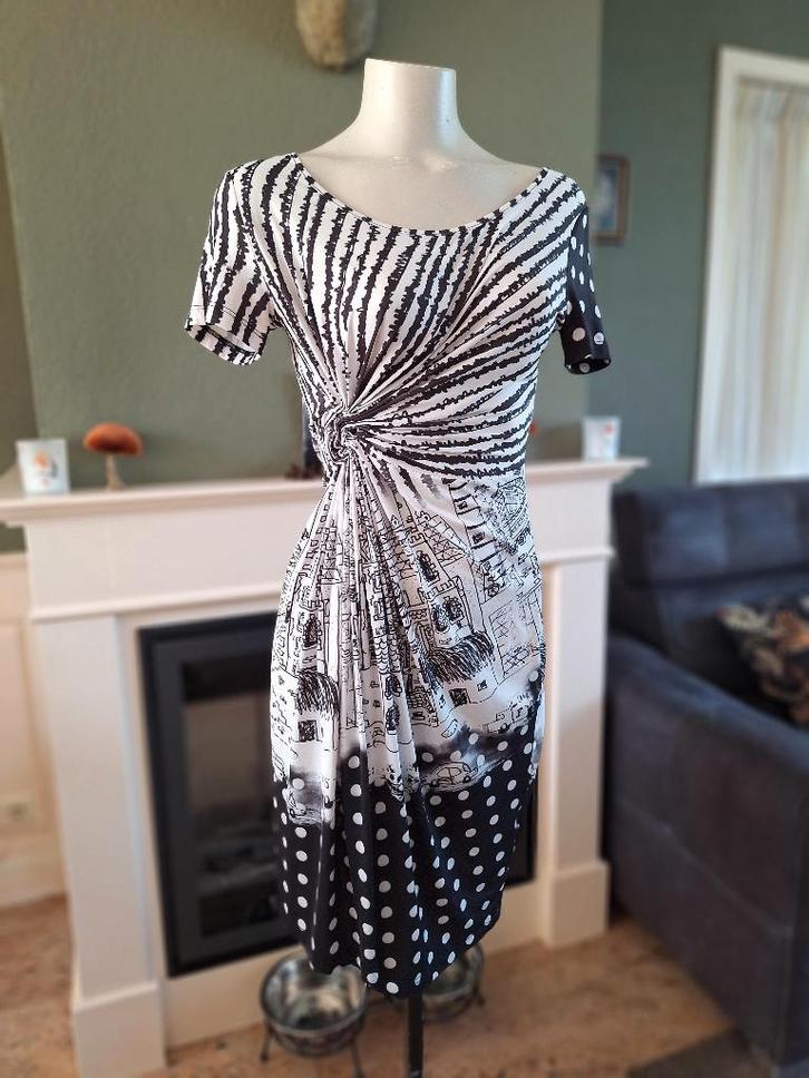 Eroke zwart witte taille detail jurk IT 44 NL 40 gratis verz, Kleding | Dames, Jurken, Zo goed als nieuw, Maat 38/40 (M), Zwart