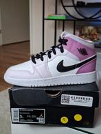 Nike Air Jordan 1 Mid "Barely Grape" maat 37.5, Nike, Nieuw, Ophalen of Verzenden, Sneakers of Gympen