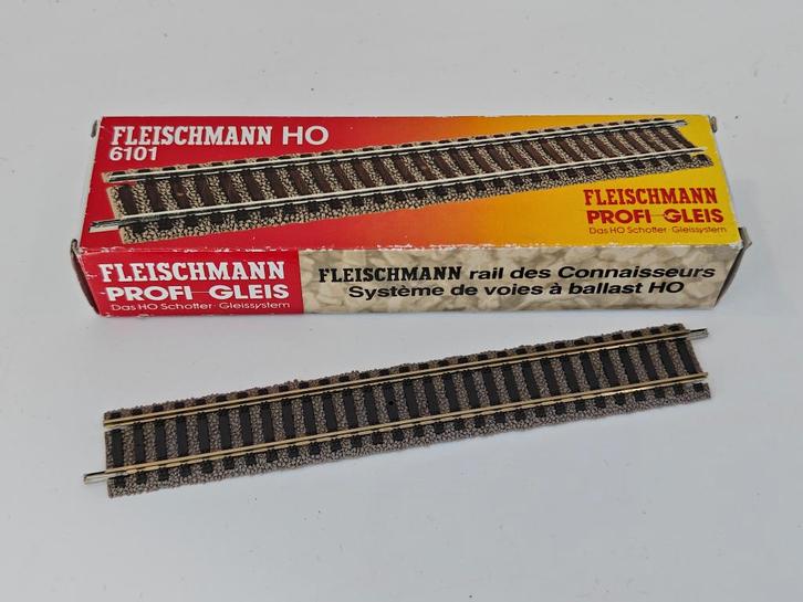 Fleischmann 6101 - Rechte rails, Hobby en Vrije tijd, Modeltreinen | H0, Zo goed als nieuw, Rails, Gelijkstroom, Fleischmann, Ophalen of Verzenden
