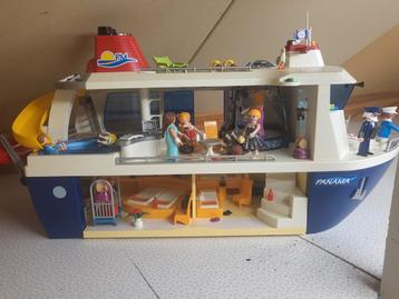 Grote partij Playmobil Set Lot (boot circus school kermis) beschikbaar voor biedingen