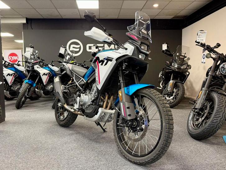 CFMOTO 450 MT A2 | 2025 | 2.435KM, Motoren, Motoren | CFMOTO, Bedrijf, Overig, 12 t/m 35 kW, 2 cilinders, Minimaal motorrijbewijs A2