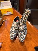 Mooie punt schoenen met riem maat 43… 50 euro per paar, Ophalen of Verzenden, Zo goed als nieuw