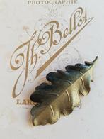 OUDE BROCHE EIKENBLAD  koper op emaille, Sieraden, Tassen en Uiterlijk, Broches, Ophalen of Verzenden, Gebruikt, Zwart, Koper