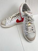 Nike Blazer Low '77 - Stijlvolle Sneakers, Kleding | Heren, Schoenen, Wit, Ophalen of Verzenden, Sneakers of Gympen, Zo goed als nieuw