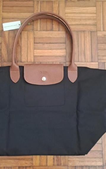 D489 Longchamp Paris Zwarte Schoudertas L. Nieuw. beschikbaar voor biedingen