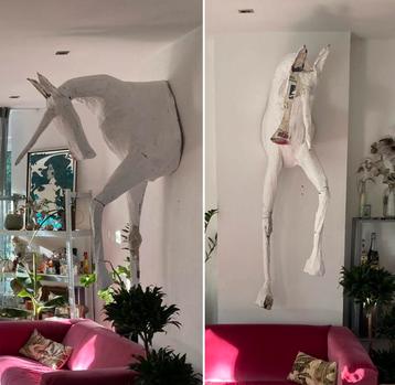 Papier maché eenhoorn beschikbaar voor biedingen