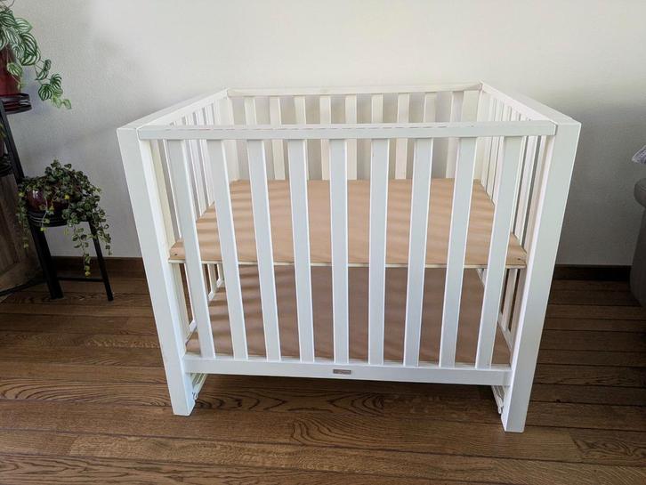 Kinderbox gratis (matras en kleed tegen een vergoeding), Kinderen en Baby's, Boxen, Gebruikt, Ophalen