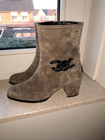 Gabor Suède Laarzen Taupe Maat 42 beschikbaar voor biedingen