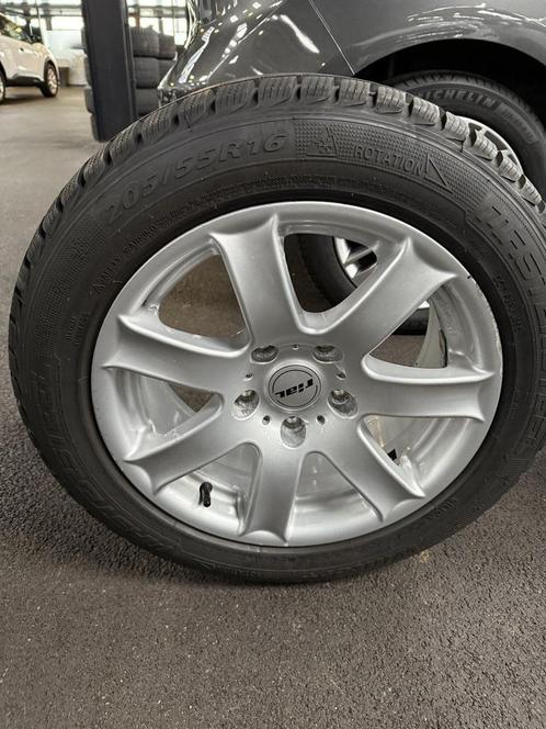 Hankook winterbanden + Velgen, Auto-onderdelen, Banden en Velgen, Band(en), Winterbanden, 16 inch, 205 mm, Personenwagen, Gebruikt