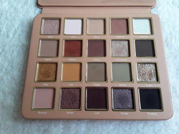 Cosmic brushes nudetrals oogschaduw palette beschikbaar voor biedingen