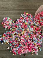 Leuke mix van 50 kleine roosjes van satijn nu € 4,50, Verzenden, Nieuw