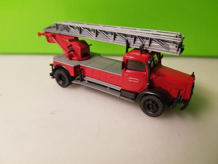 Roco - Mercedes 4500S Feuerwehr DL22 Stadt Salzburg 1/87, Hobby en Vrije tijd, Modelauto's | 1:87, Gebruikt, Bus of Vrachtwagen