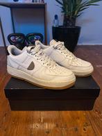 Nike Air Force 1 ’07 LV8 NBA ‘White Pure Platinum’ – Maat 42, Kleding | Heren, Schoenen, Wit, Nike, Ophalen of Verzenden, Sneakers of Gympen