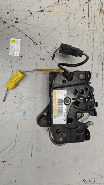 Motorkap slot actief links BMW 5 / 6 / 7 / Z4 serie F01 F02  beschikbaar voor biedingen