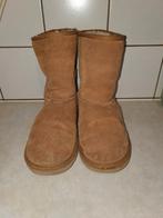 Uggs classic short  chestnut maat 39, Kleding | Dames, Schoenen, Ophalen of Verzenden, Zo goed als nieuw, Bruin