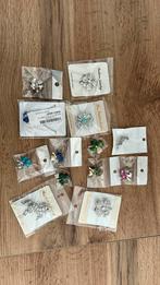 Speldjes klaver 4, paard, bling bling, veer, klavertje vier, Verzamelen, Speldjes, Pins en Buttons, Ophalen of Verzenden, Gebruikt