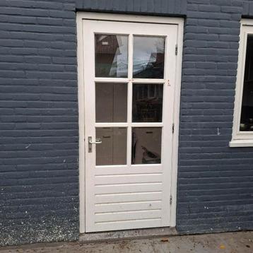 Hardhouten deur 91 x 212 cm beschikbaar voor biedingen