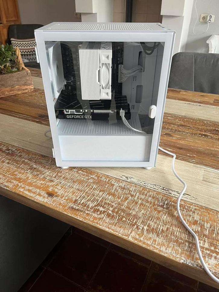 Witte budget Gaming pc (Ryzen 5 3400g, Gtx 1660), Computers en Software, Desktop Pc's, Zo goed als nieuw, 3 tot 4 Ghz, SSD, 16 GB