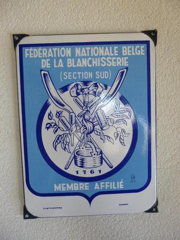 EMAILLE BORD"BELGISCHE NATIONALE WASSERIJ FEDERATIE"JAREN 60 beschikbaar voor biedingen