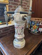 Antieke majolica bierpomp €135.  48 cm hoog, Ophalen