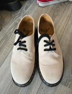 Dr Martens Suède Lage Schoenen, Kleding | Dames, Schoenen, Schoenen met lage hakken, Beige, Ophalen of Verzenden, Dr. Martens