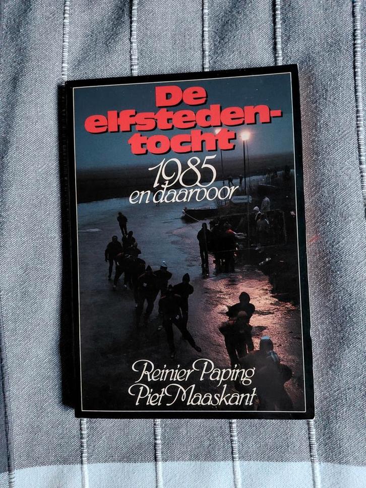 De Elfstedentocht 1985 - Schaatsboek, Boeken, Sportboeken, Gelezen, Overige sporten, Ophalen of Verzenden