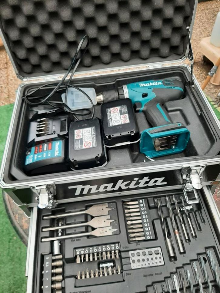 t.k. nieuwe makita boormachine 18v/1.5ah 2xaccu""s compleet., Doe-het-zelf en Verbouw, Gereedschap | Boormachines, Nieuw, Boor- en Schroefmachine