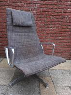 Eames EA124 Lounge Fauteuil - Herman Miller, Huis en Inrichting, Fauteuils, Ophalen of Verzenden, Zo goed als nieuw, Metaal, Vintage