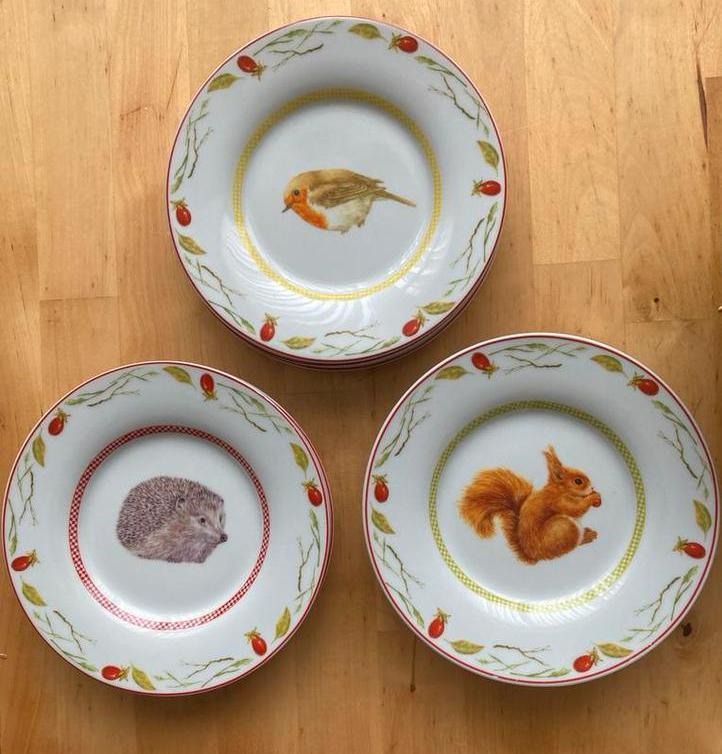 THEO gebakbordjes, 8 stuks, rozenbottel/dieren, Huis en Inrichting, Keuken | Servies, Gebruikt, Bord(en), Overige stijlen, Aardewerk