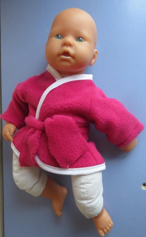 Chou Chou pop36c poppenkleertjes poppenkleding roze badjas25, Kinderen en Baby's, Speelgoed | Poppen, Nieuw, Babypop, Ophalen of Verzenden