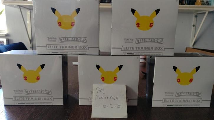 Pokemon kaarten 2021 Anniversary ETB 25 Year pokemon, Hobby en Vrije tijd, Verzamelkaartspellen | Pokémon, Nieuw, Ophalen of Verzenden